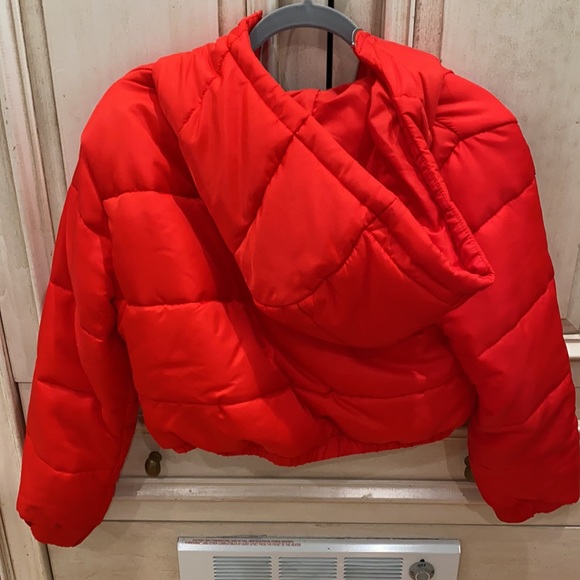 Red cropped puffer jacket - Picture 3 of 3